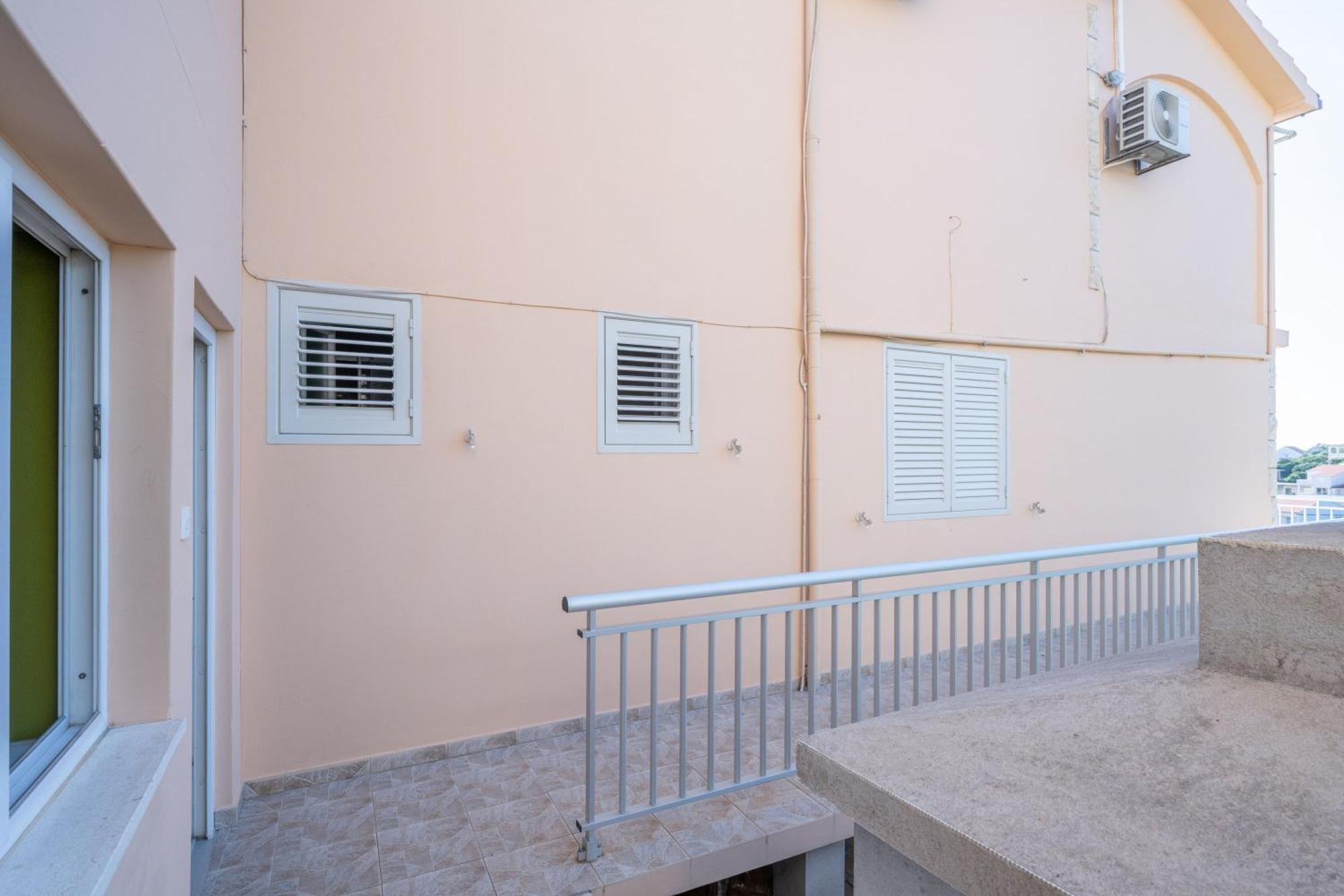 Apartments Daniela Zavalatica Exterior foto